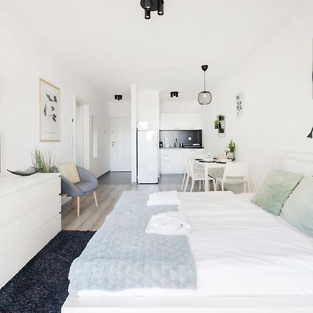 Modern Riverfront Apartment With Free Parking Budapest Ngoại thất bức ảnh